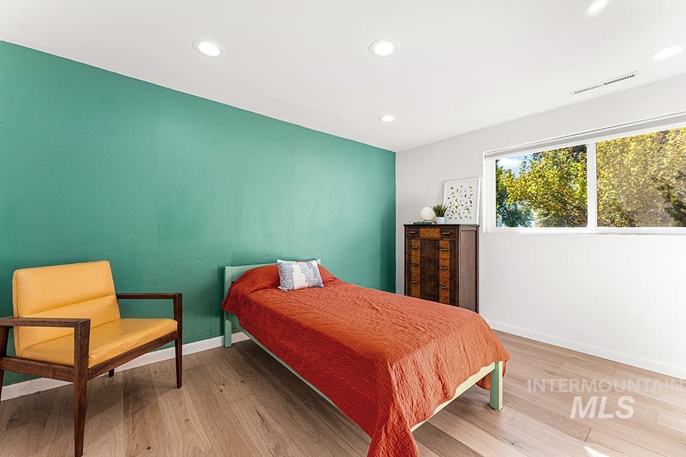property viewer photo 15