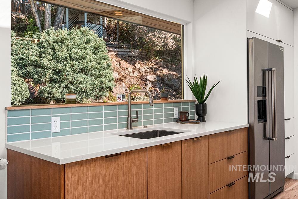 property viewer photo 9