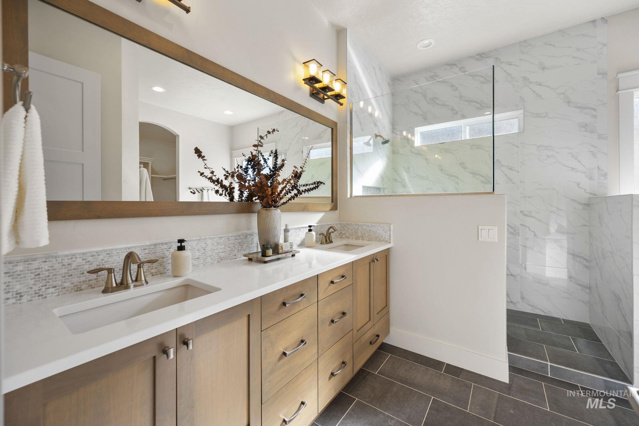 property viewer photo 6