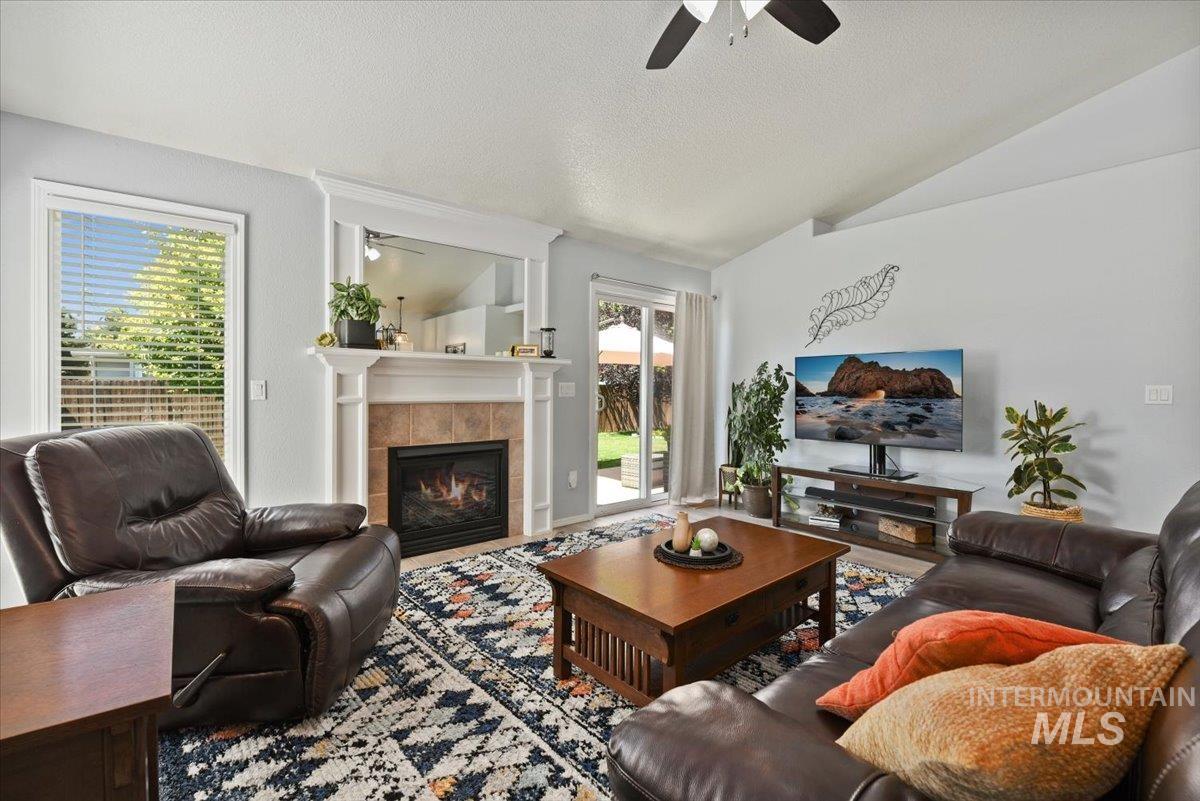 property viewer photo 2