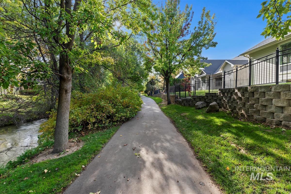property viewer photo 27