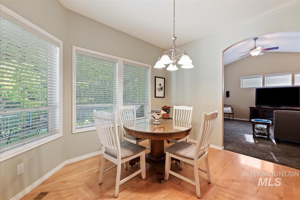 property viewer photo 9