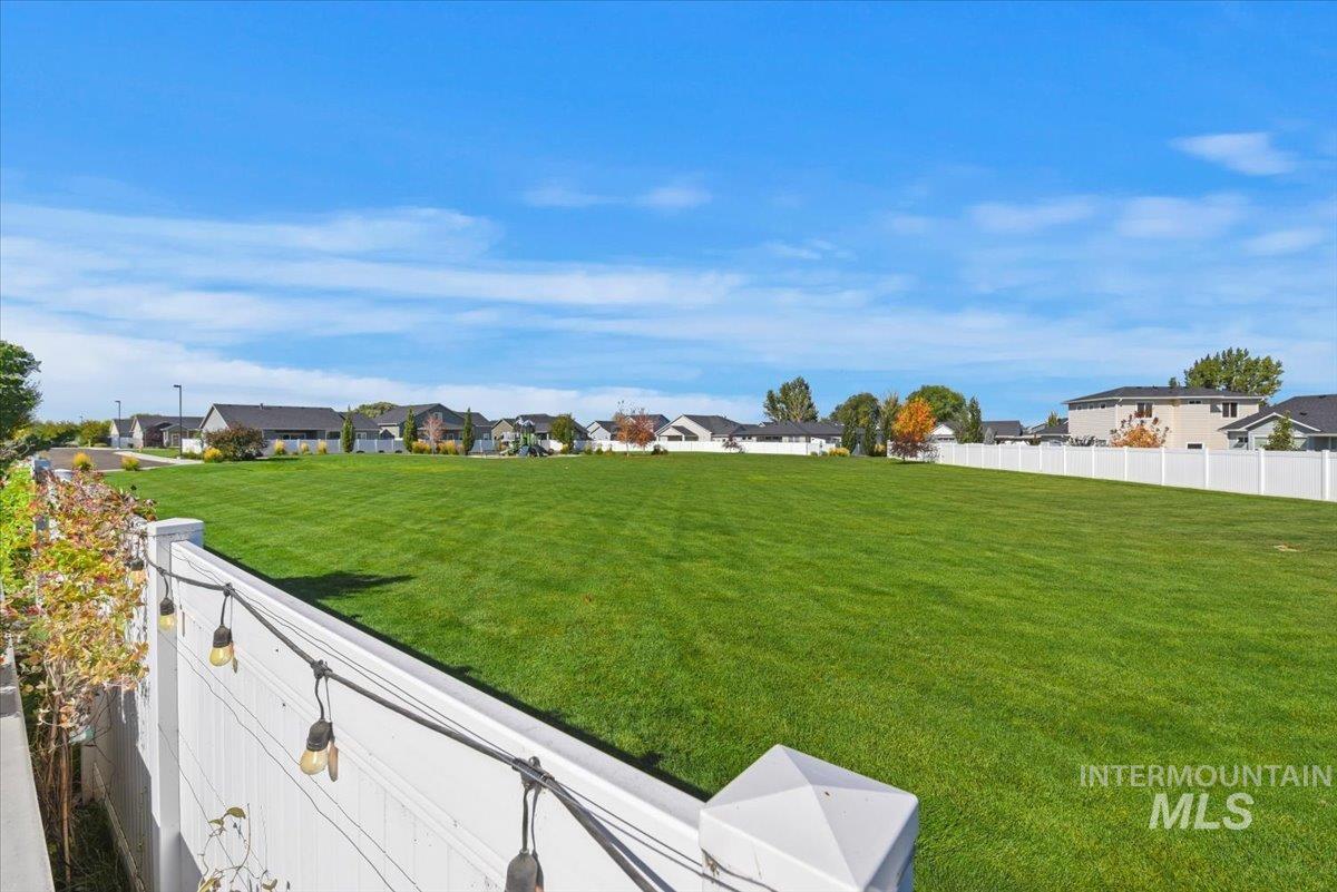 property viewer photo 45