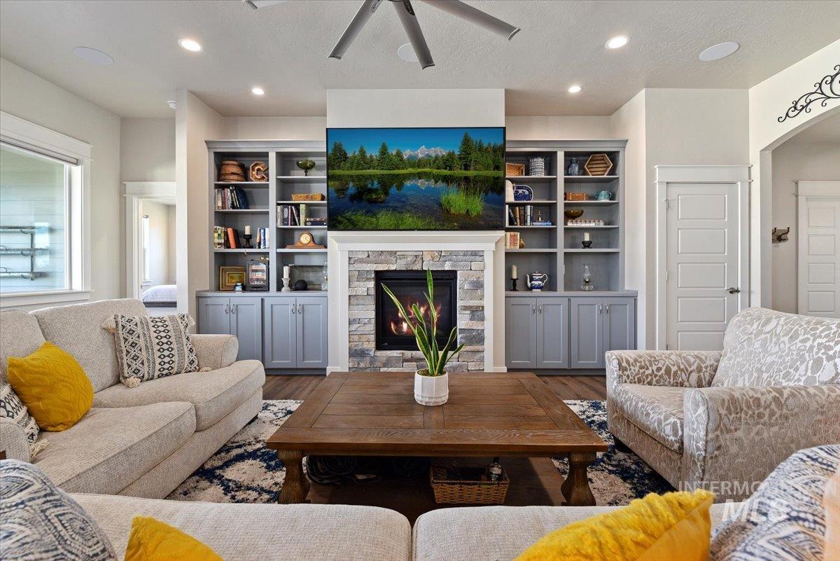 property viewer photo 5