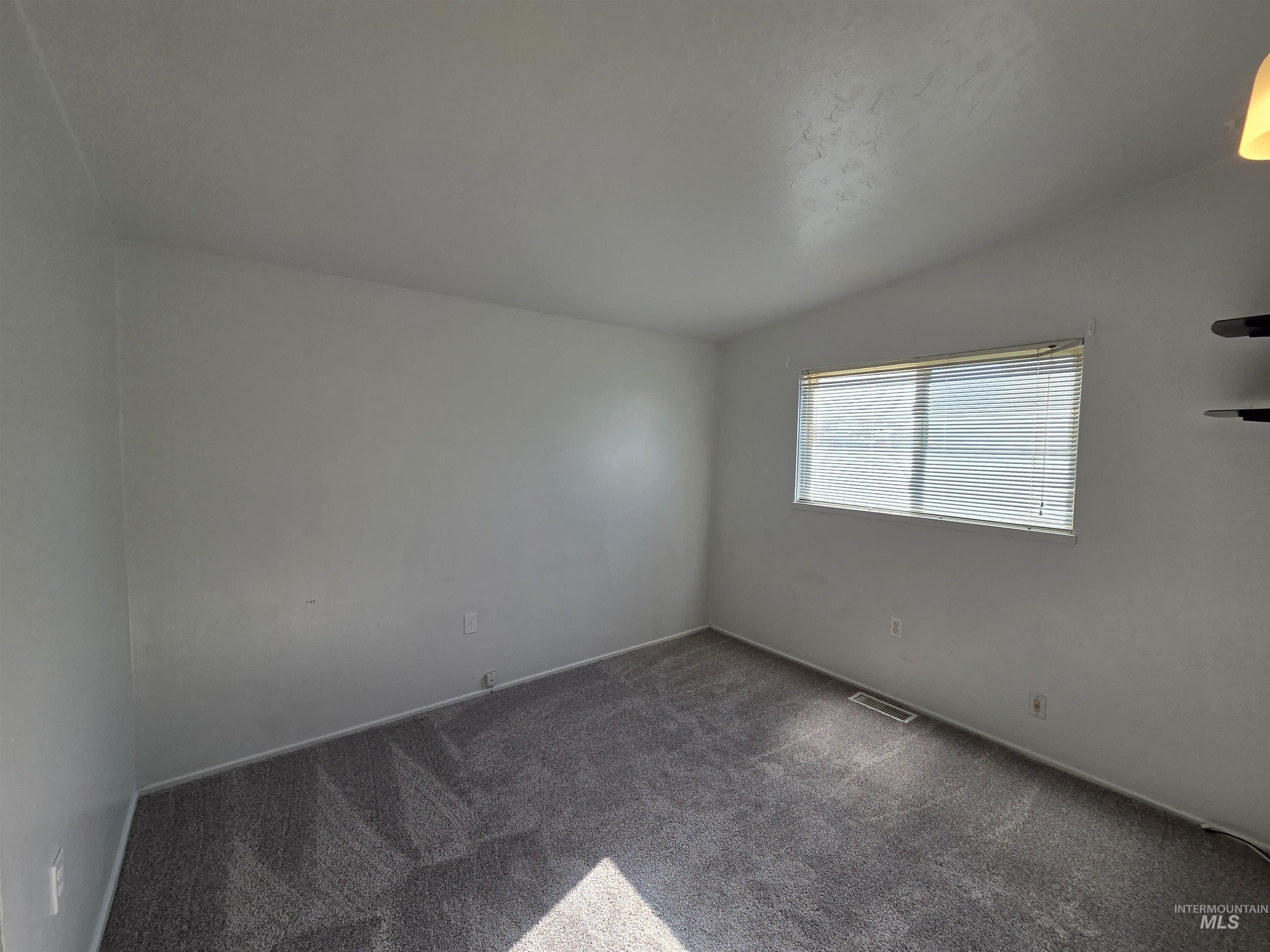property viewer photo 12
