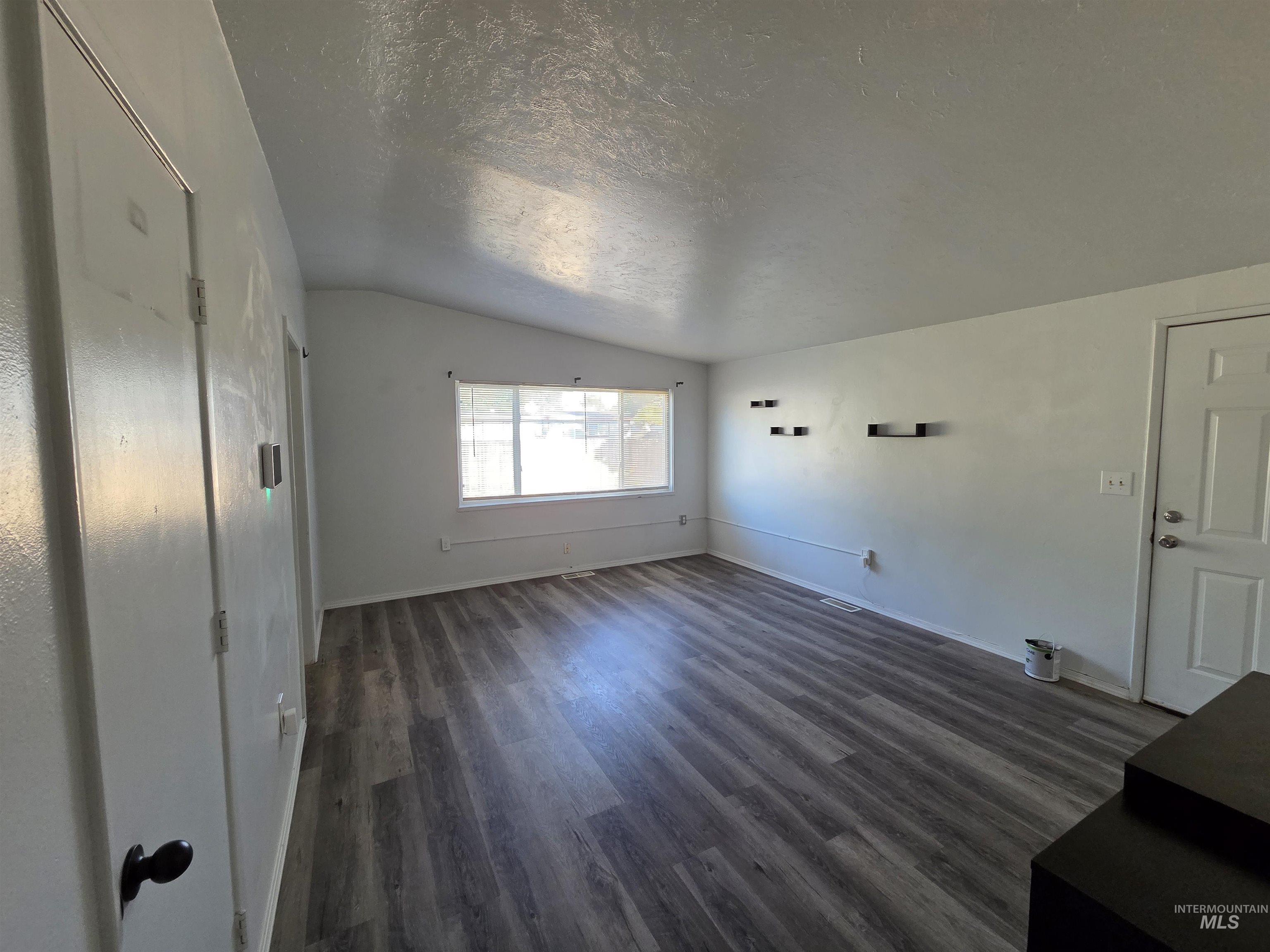 property viewer photo 2