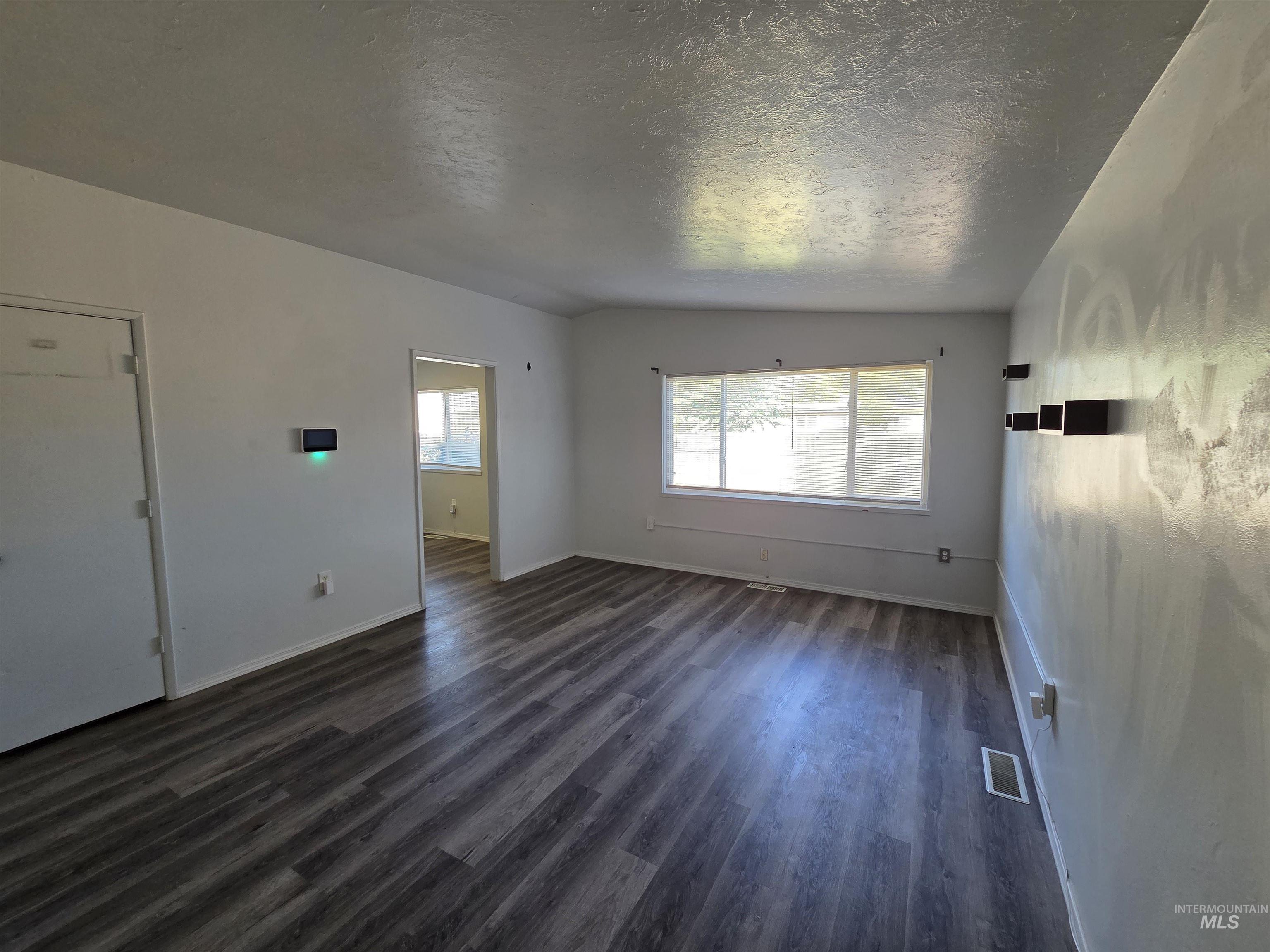 property viewer photo 3