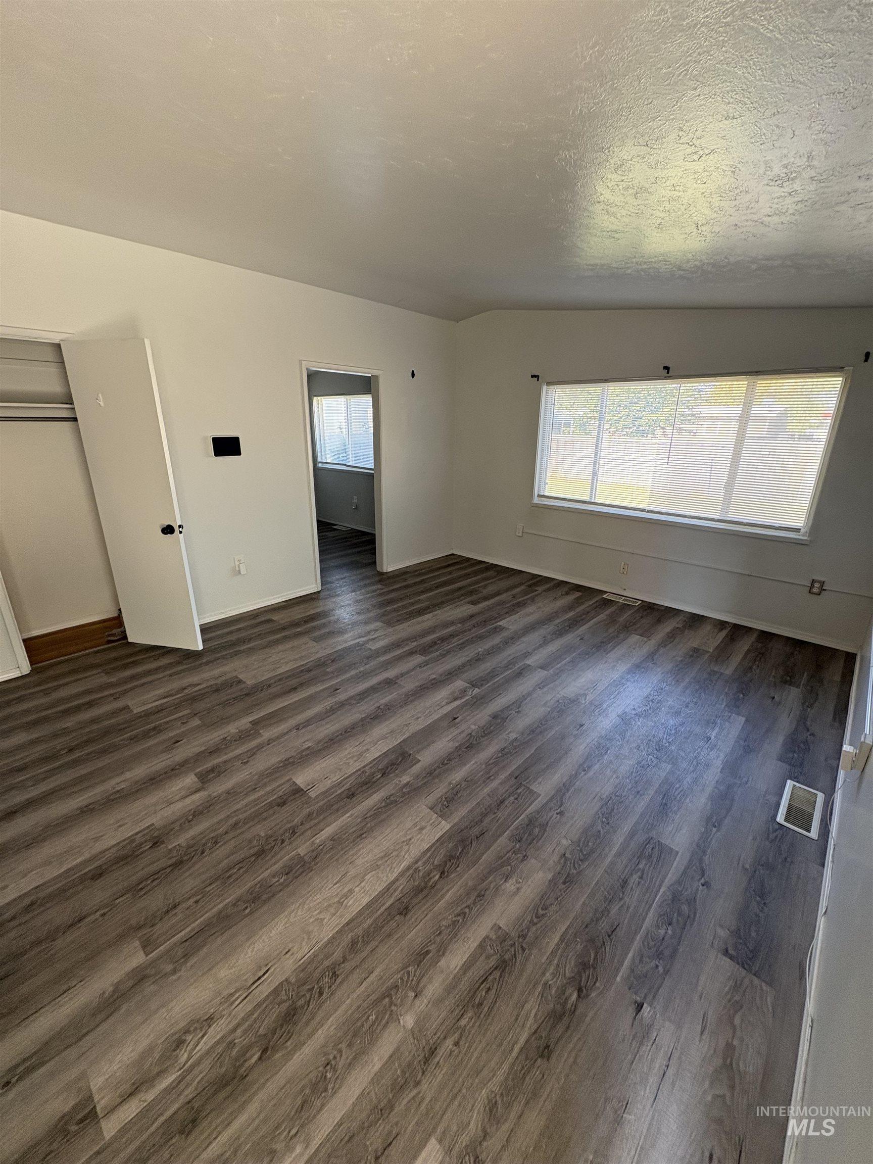 property viewer photo 5