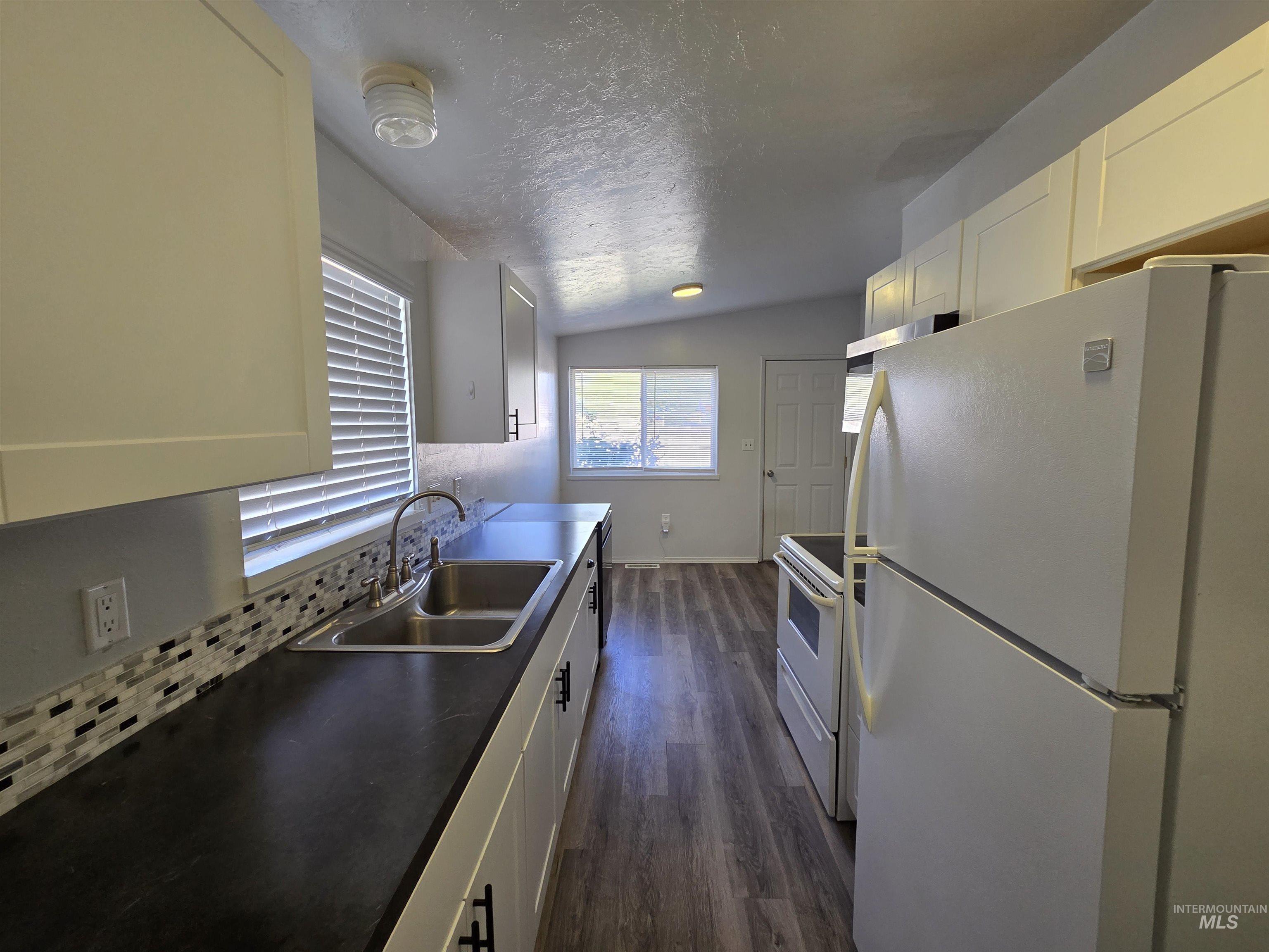 property viewer photo 6