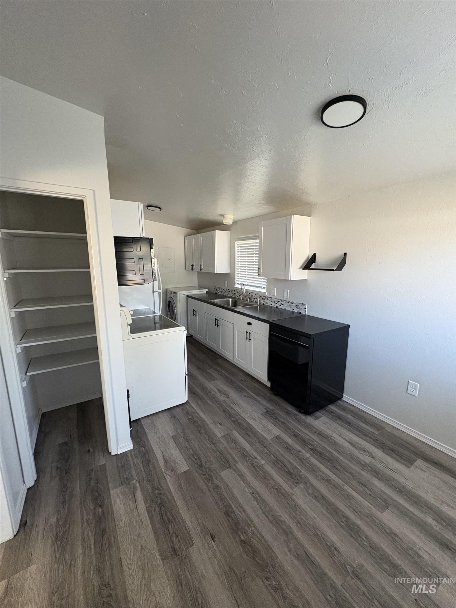 property viewer photo 7