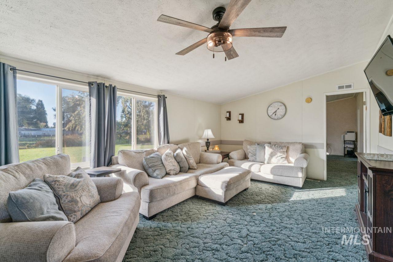property viewer photo 2