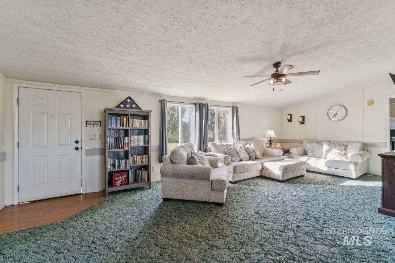 property viewer photo 3