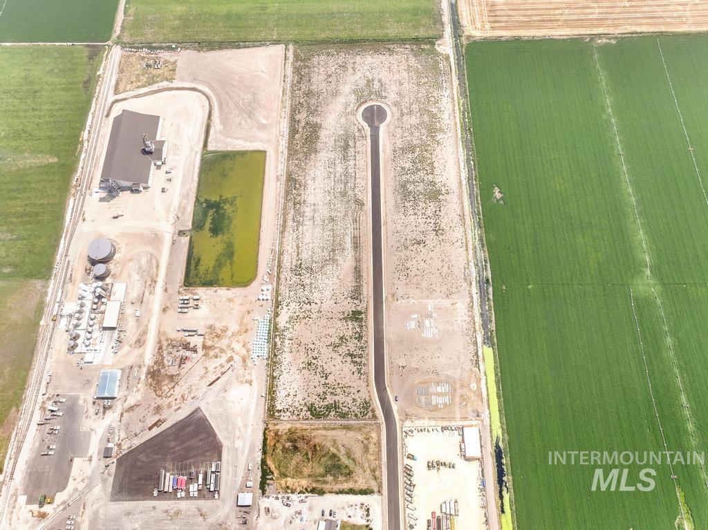 main property photo 45