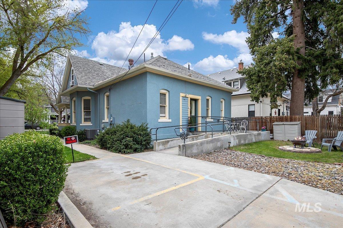 main property photo 32