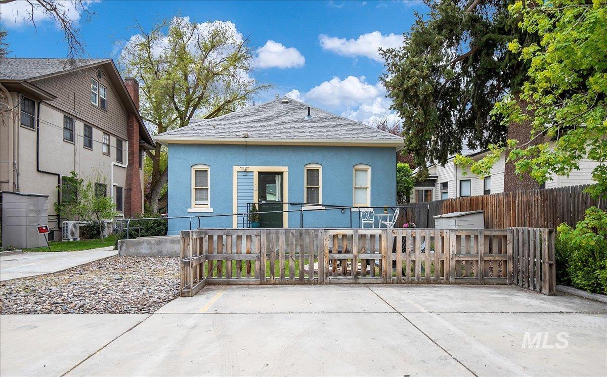 main property photo 23