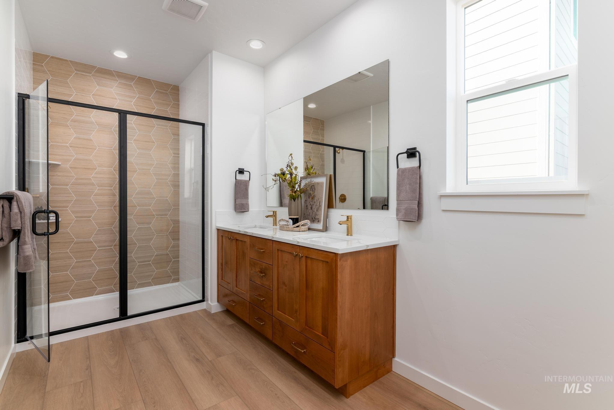 property viewer photo 18