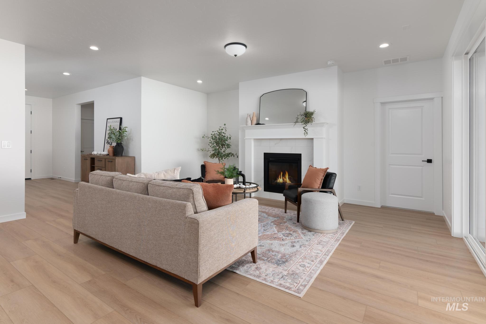 property viewer photo 3
