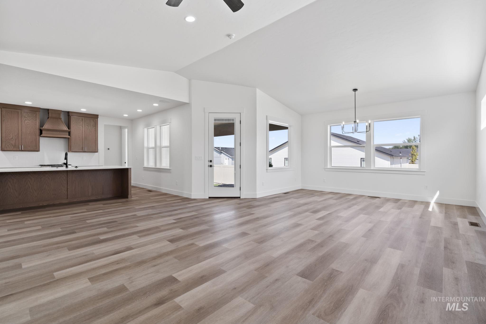 property viewer photo 12