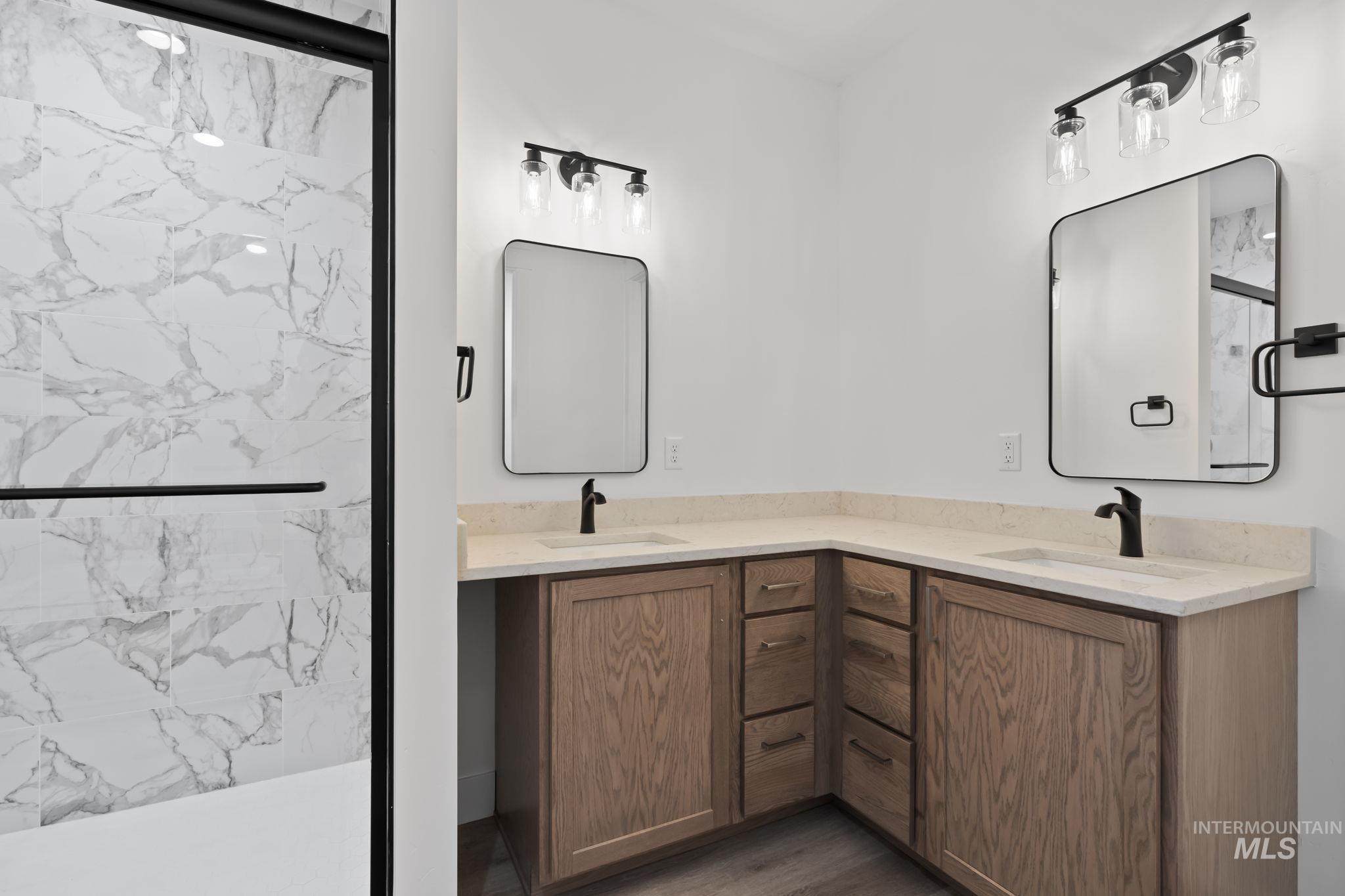 property viewer photo 18
