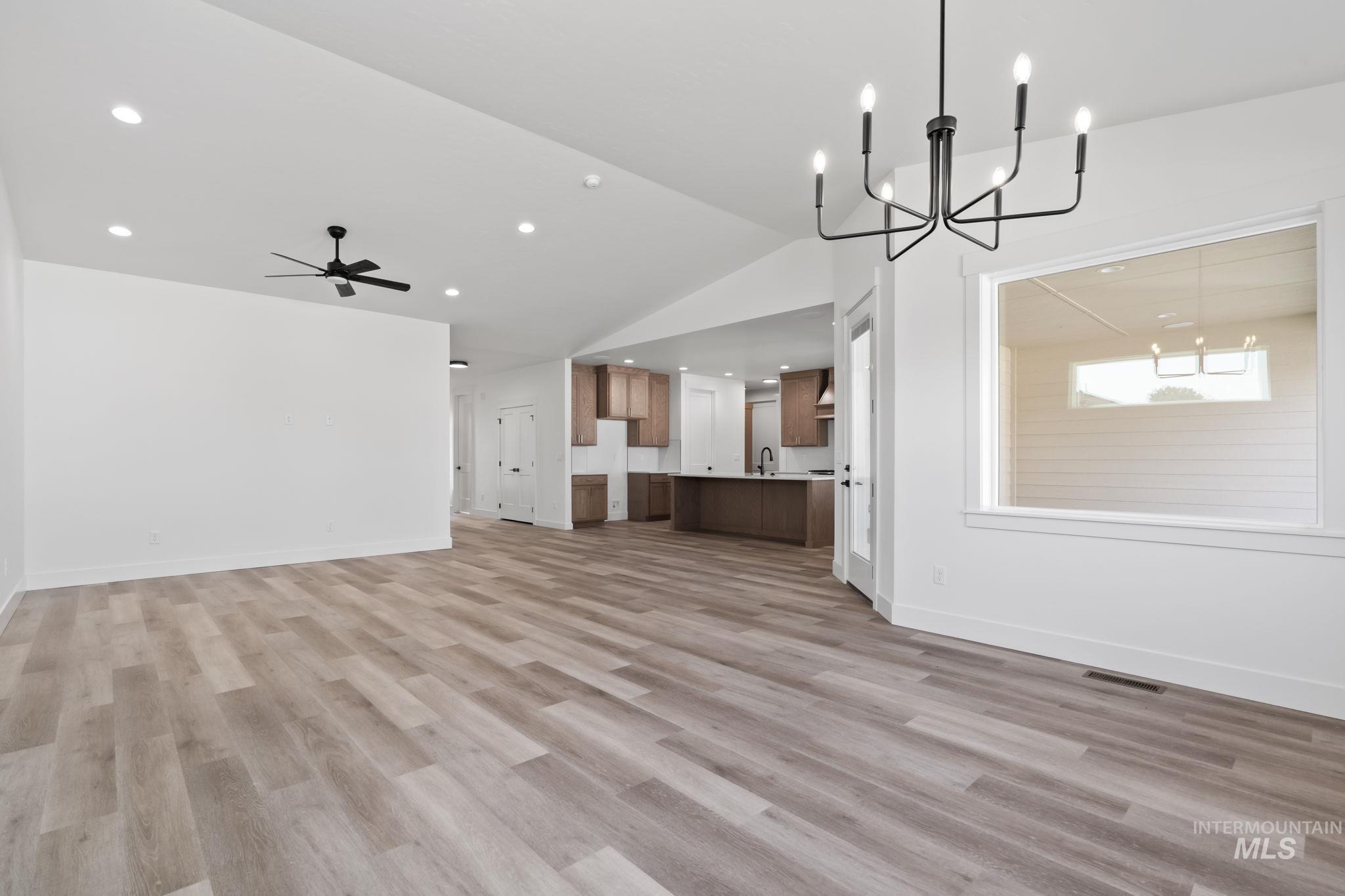 property viewer photo 6