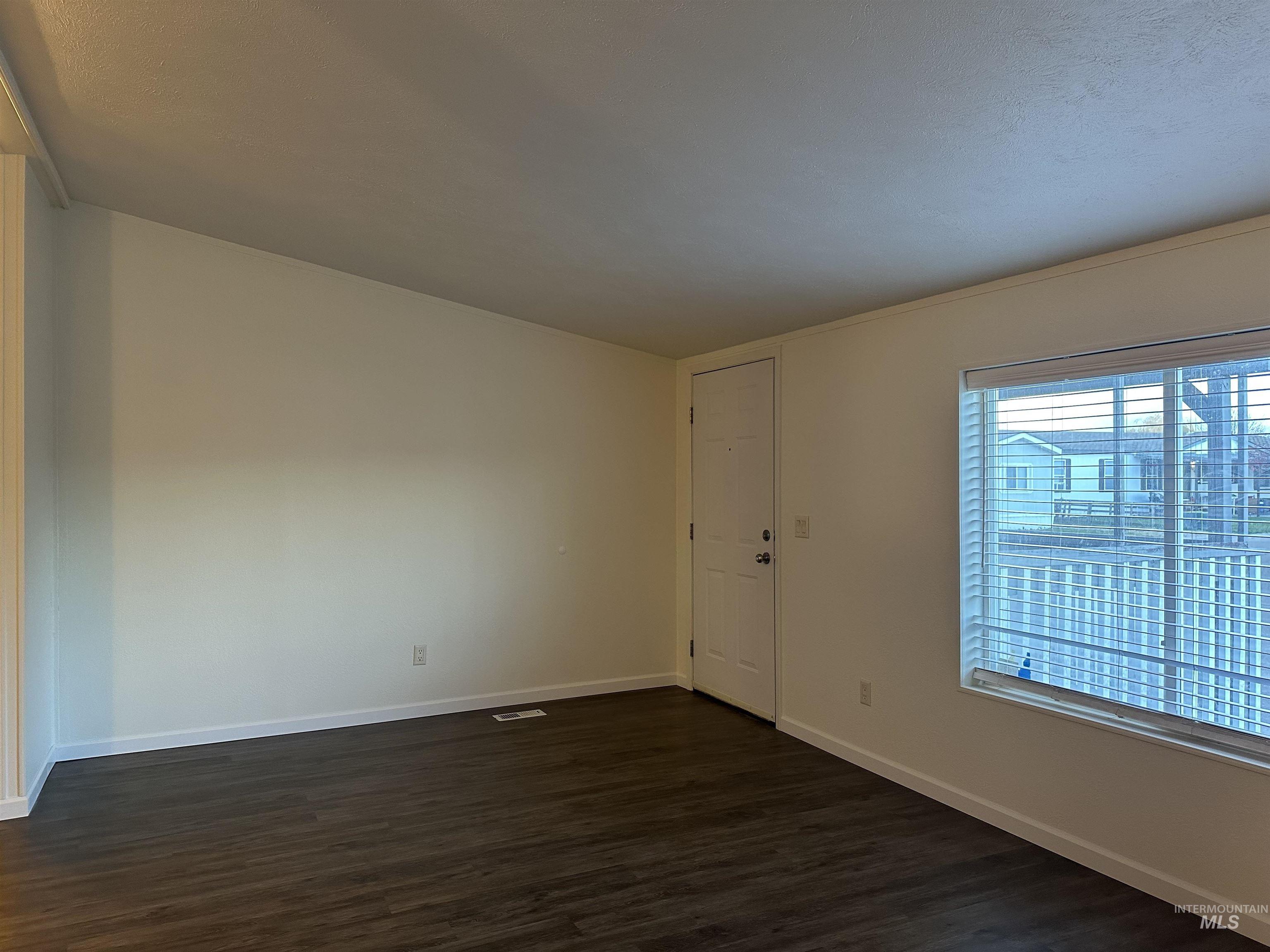 property viewer photo 2