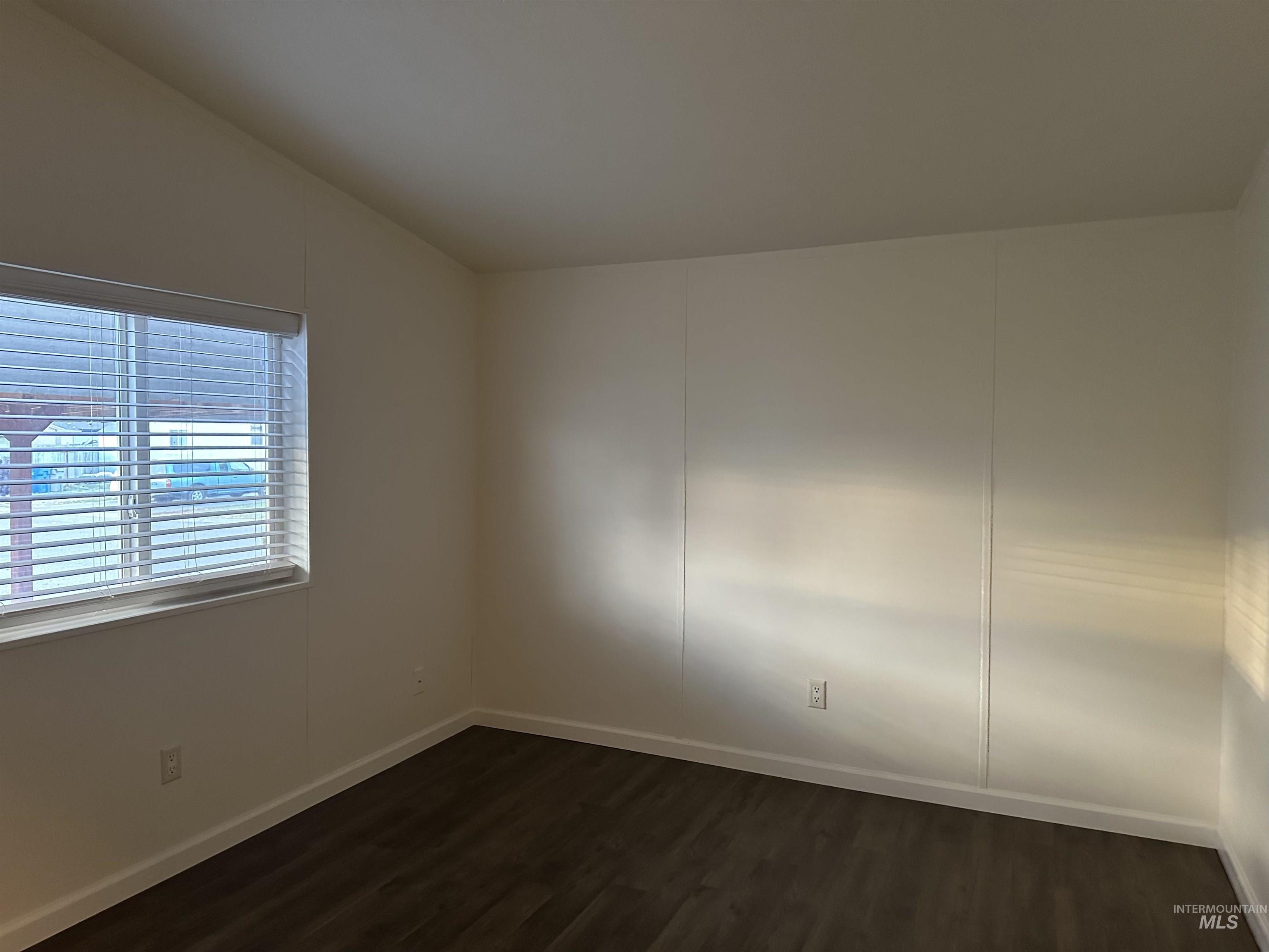 property viewer photo 9