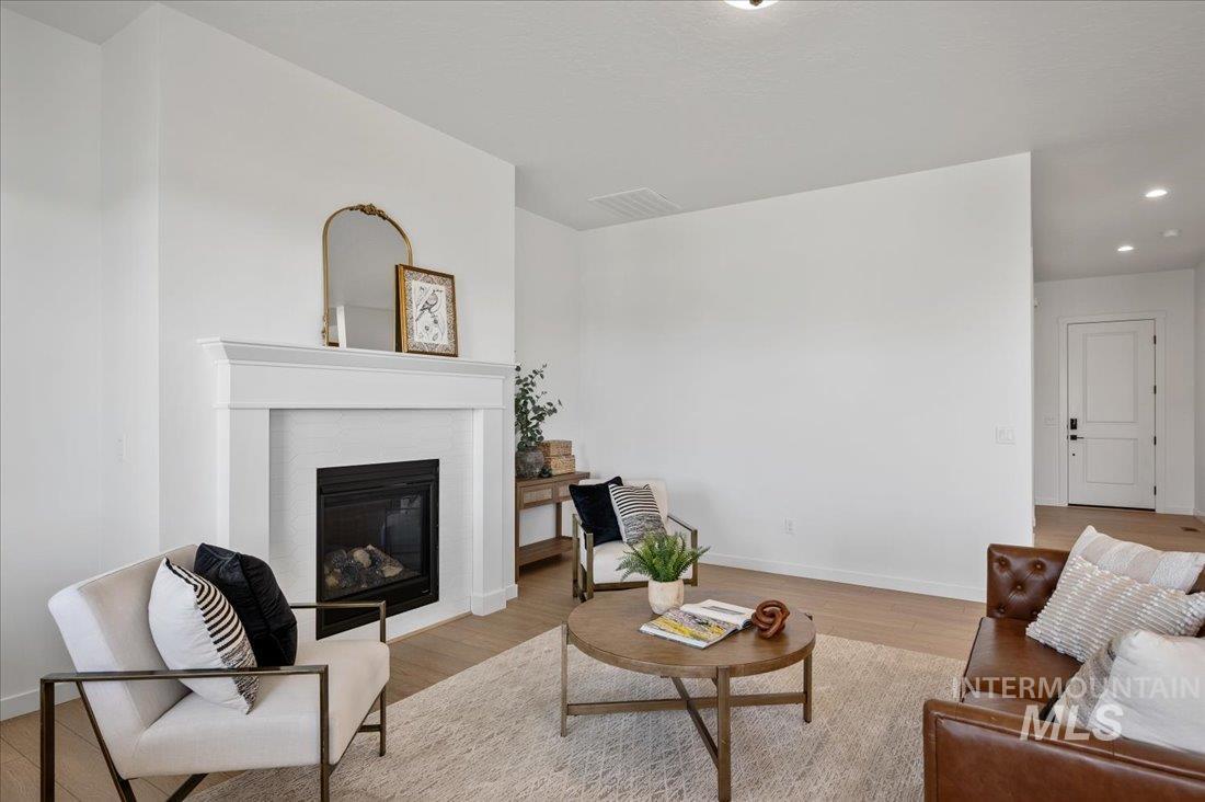 property viewer photo 3