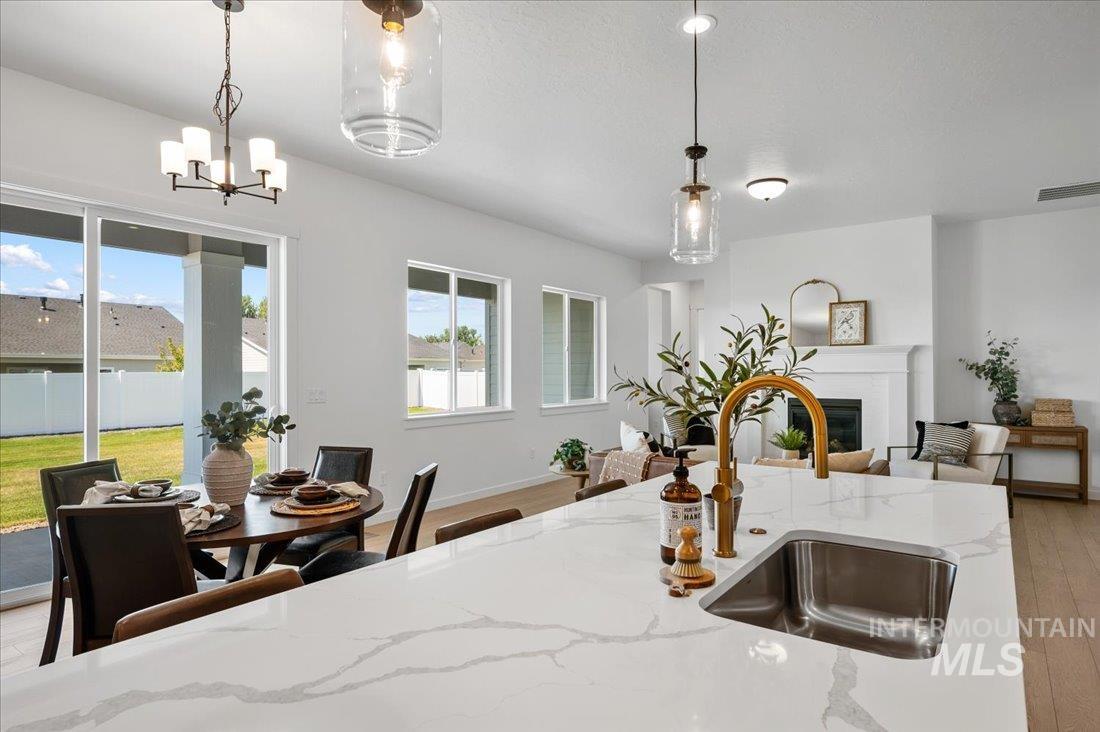 property viewer photo 7