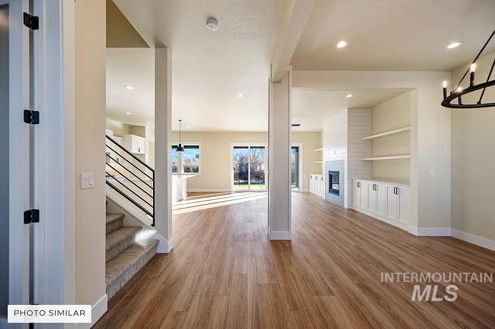 property viewer photo 1
