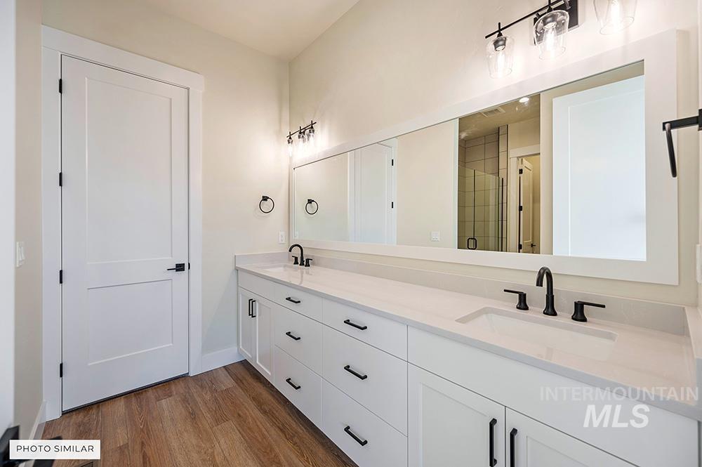 property viewer photo 10