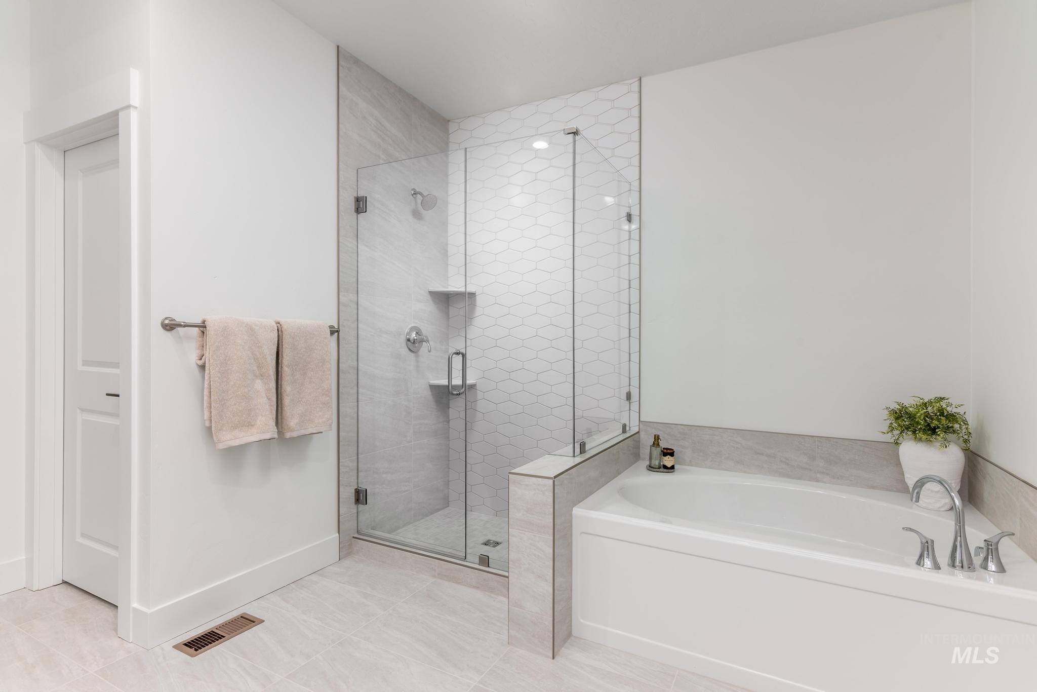 property viewer photo 23