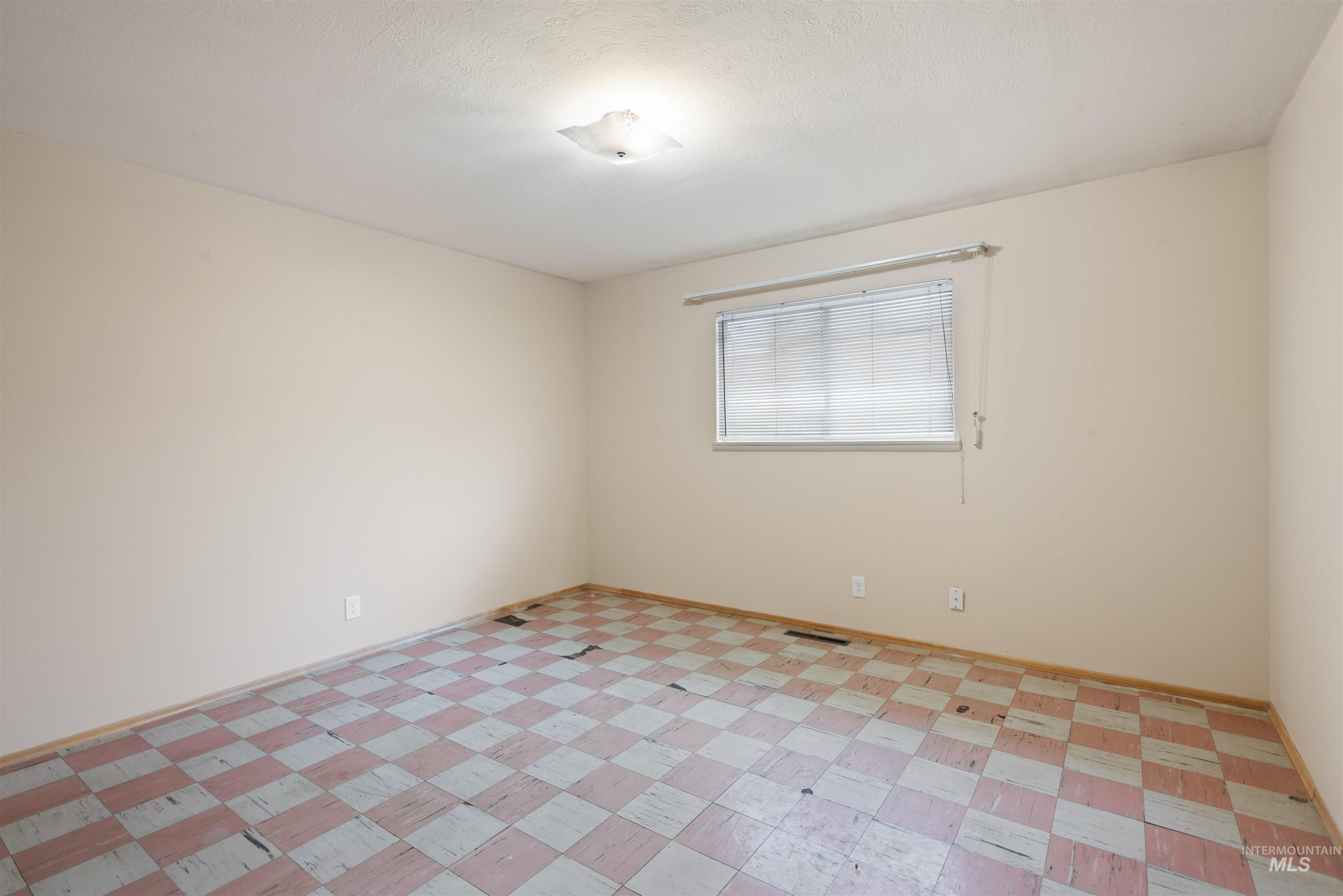 property viewer photo 16