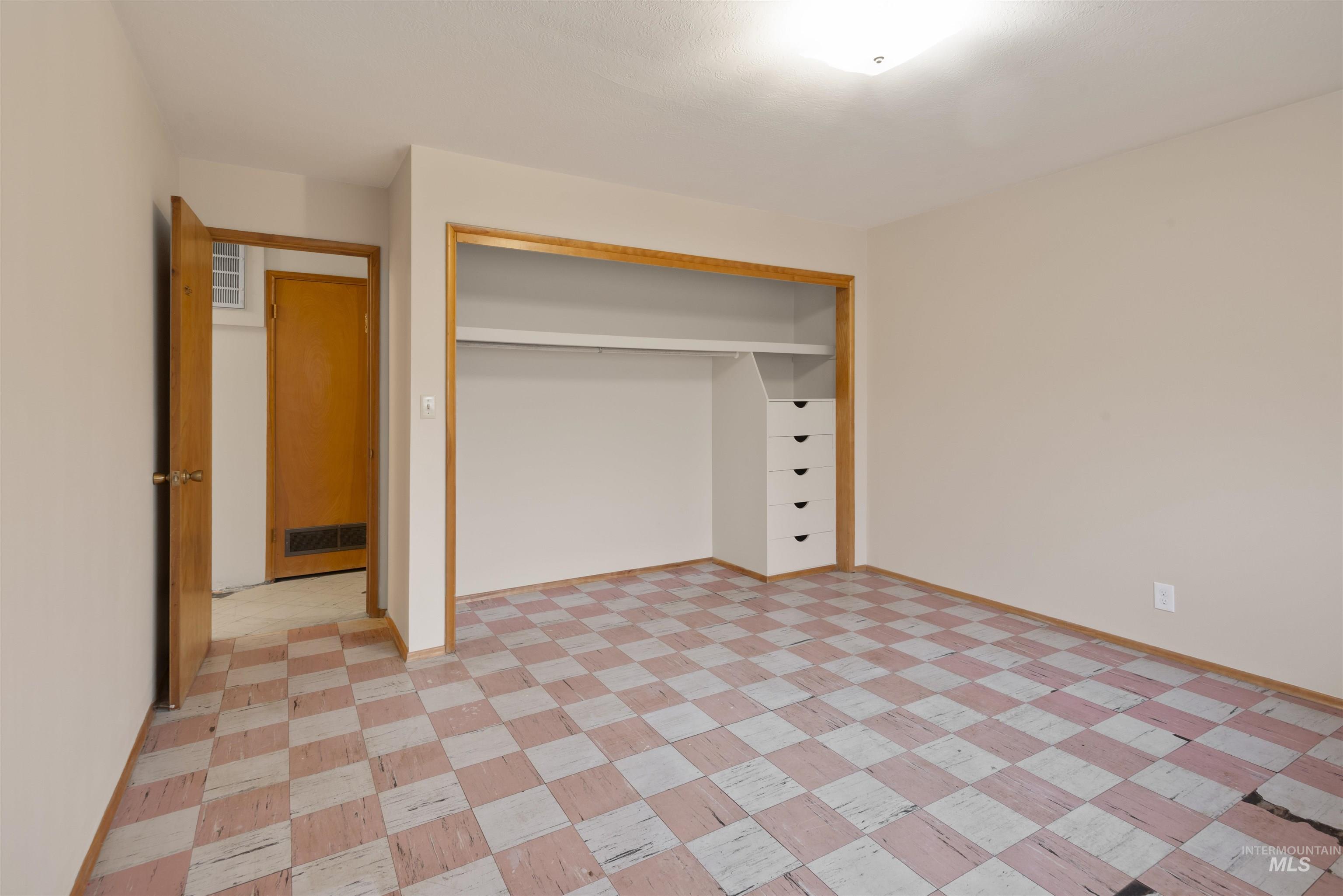 property viewer photo 17