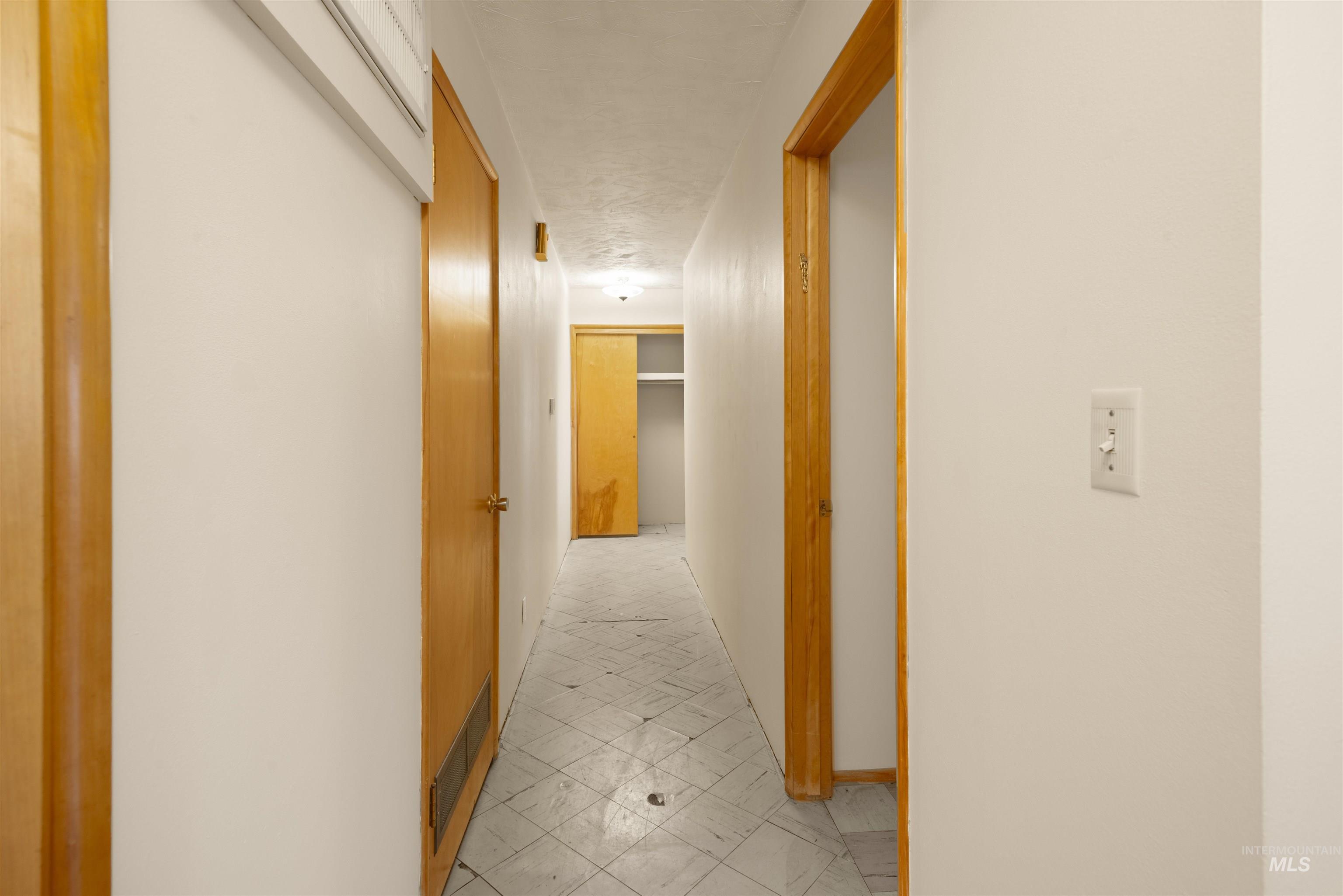 property viewer photo 18