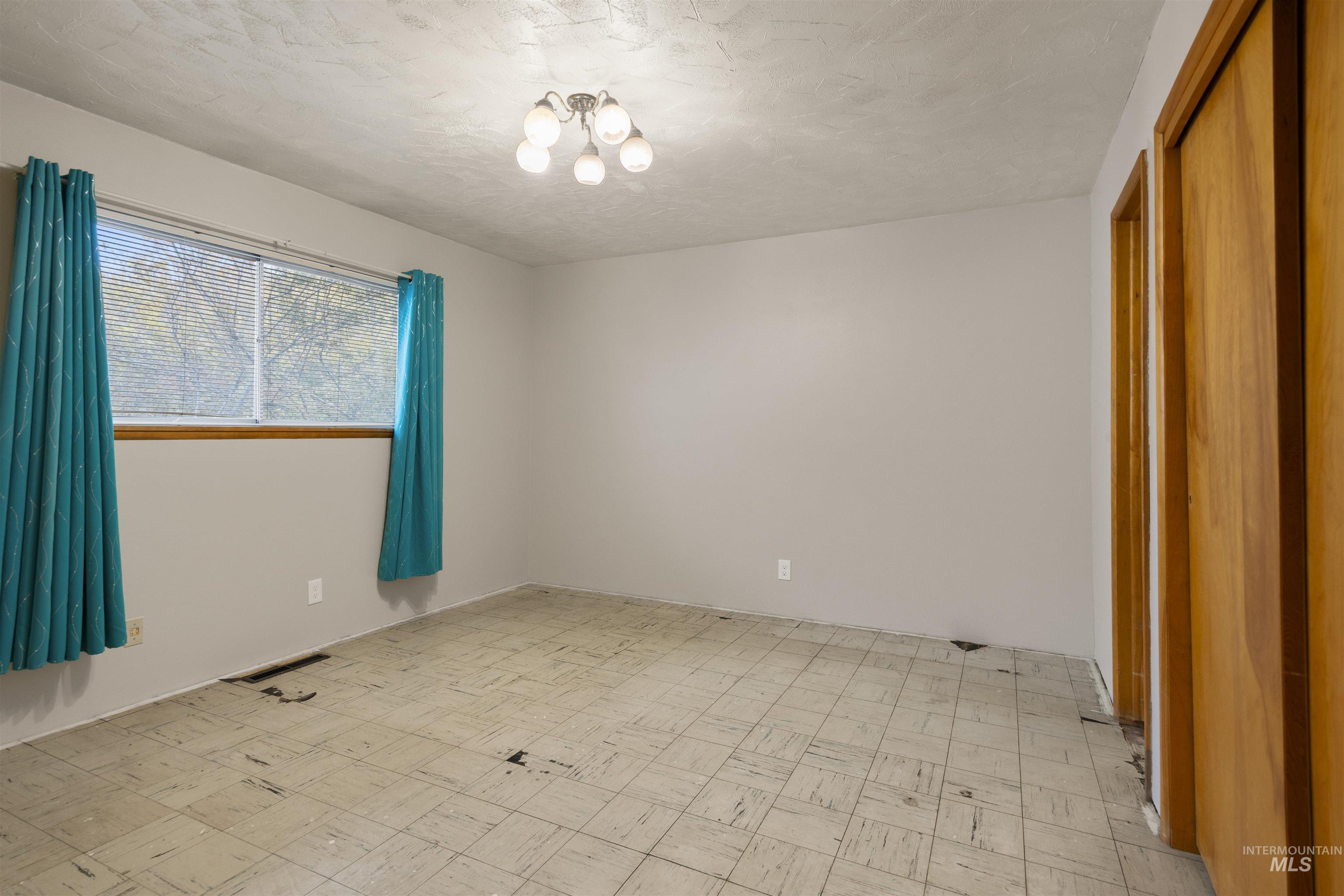 property viewer photo 9