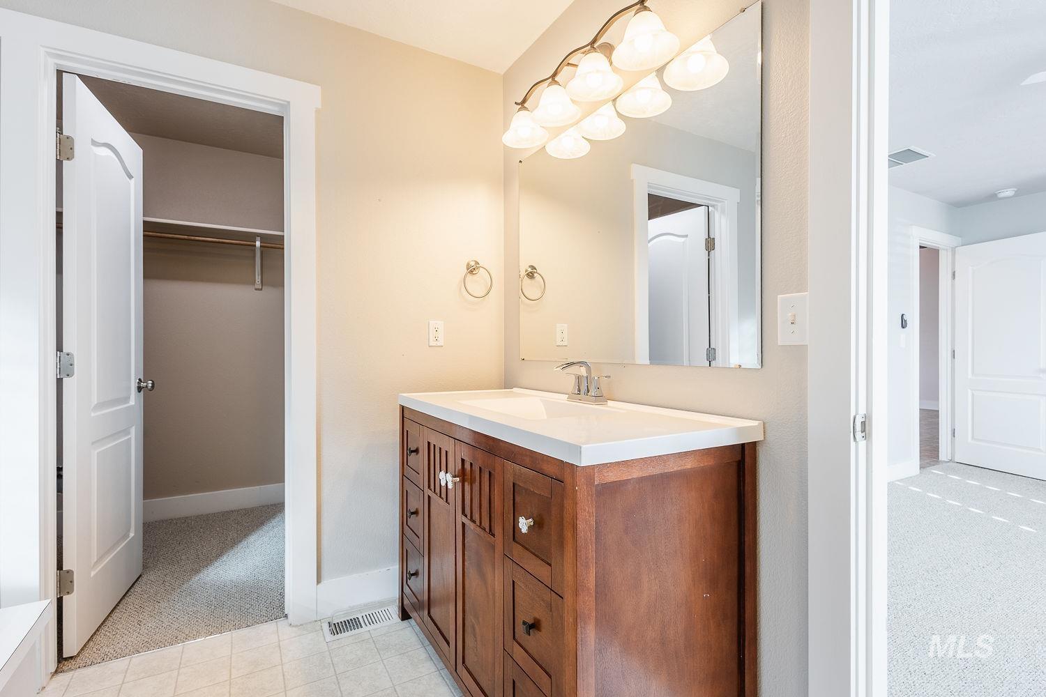 property viewer photo 15