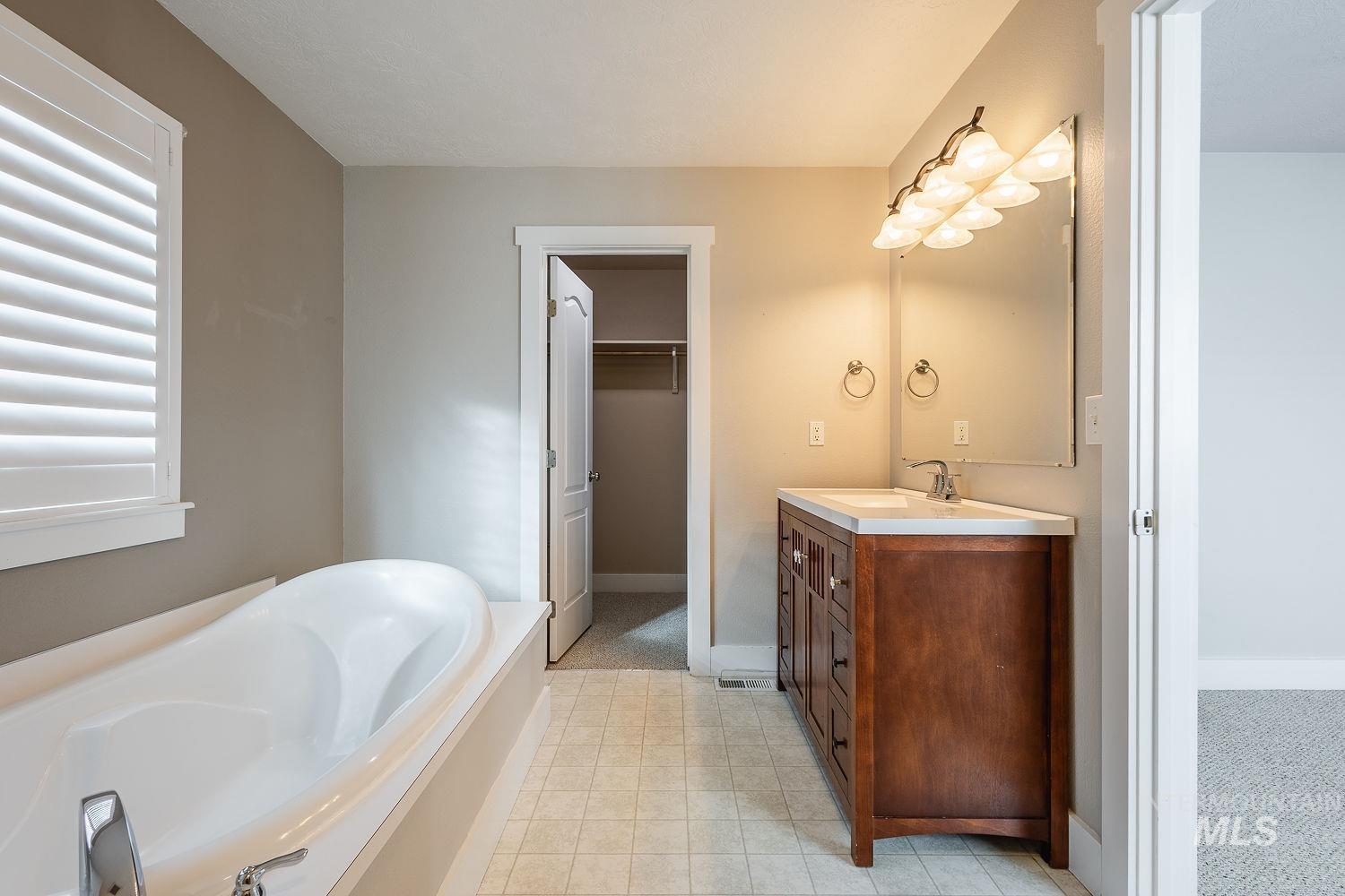 property viewer photo 16