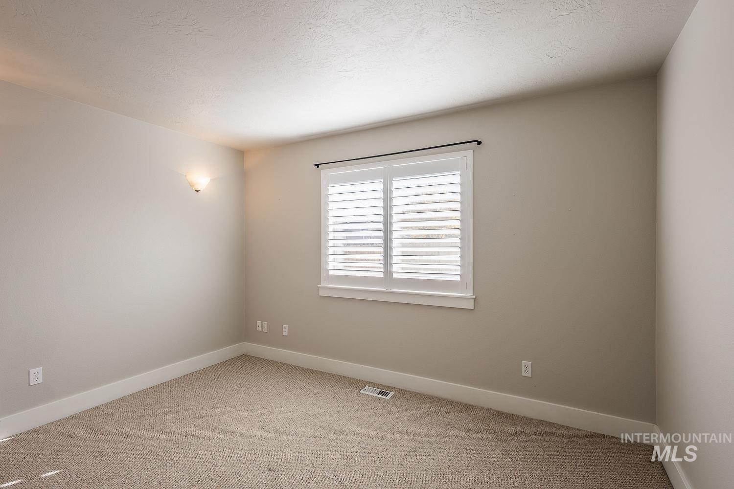 property viewer photo 25