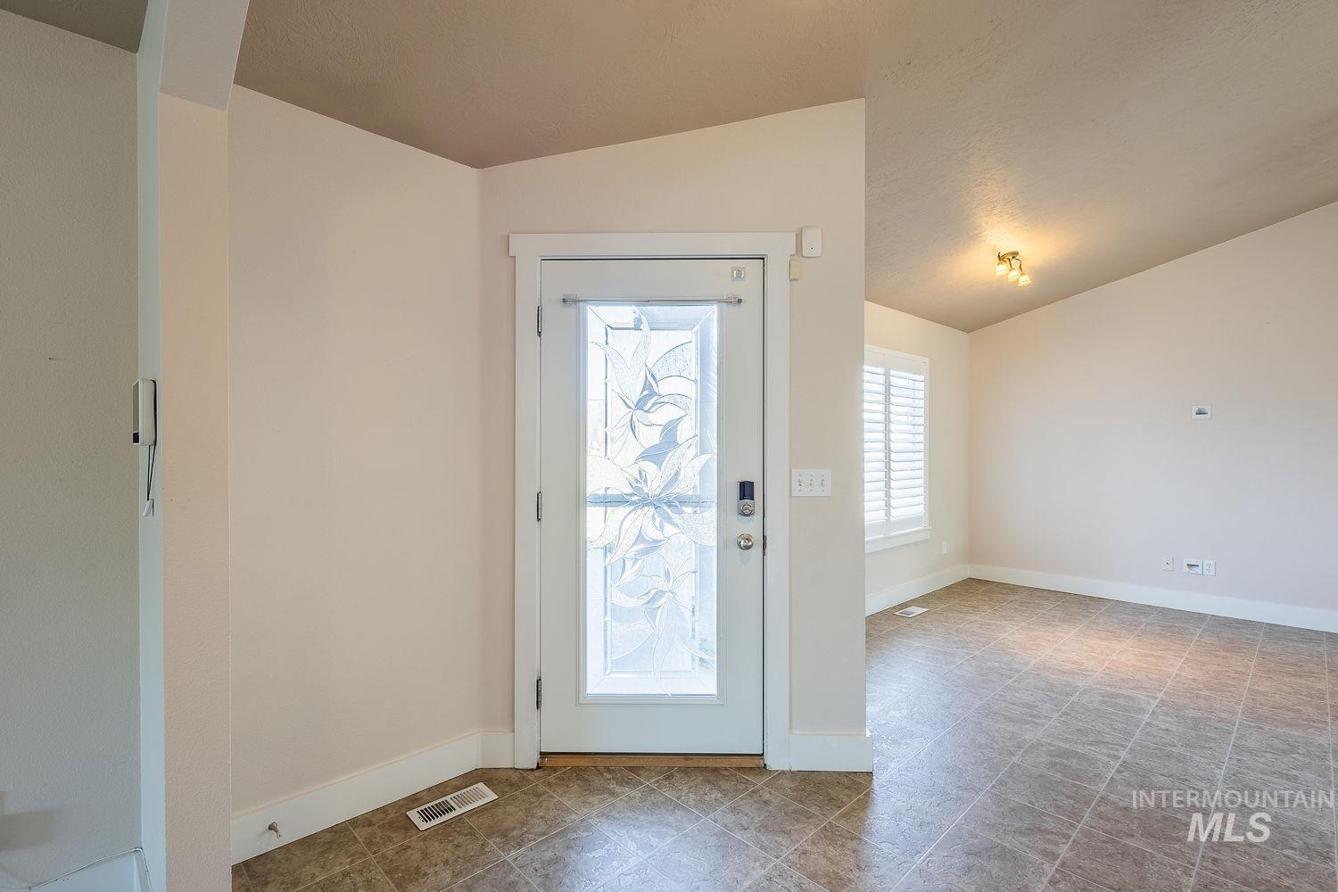 property viewer photo 5