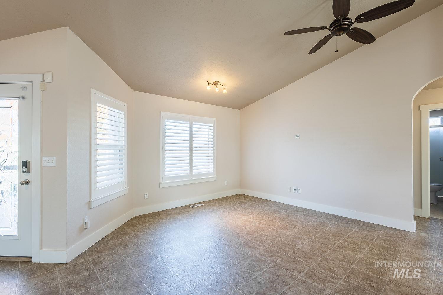 property viewer photo 7