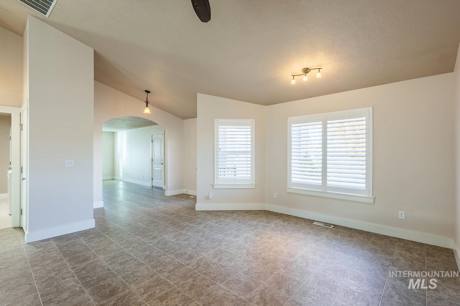 property viewer photo 8