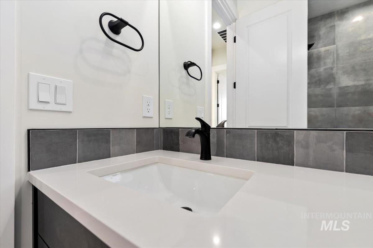 property viewer photo 23