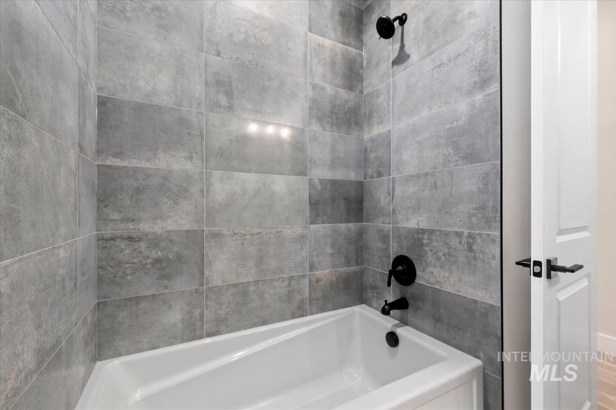 property viewer photo 24