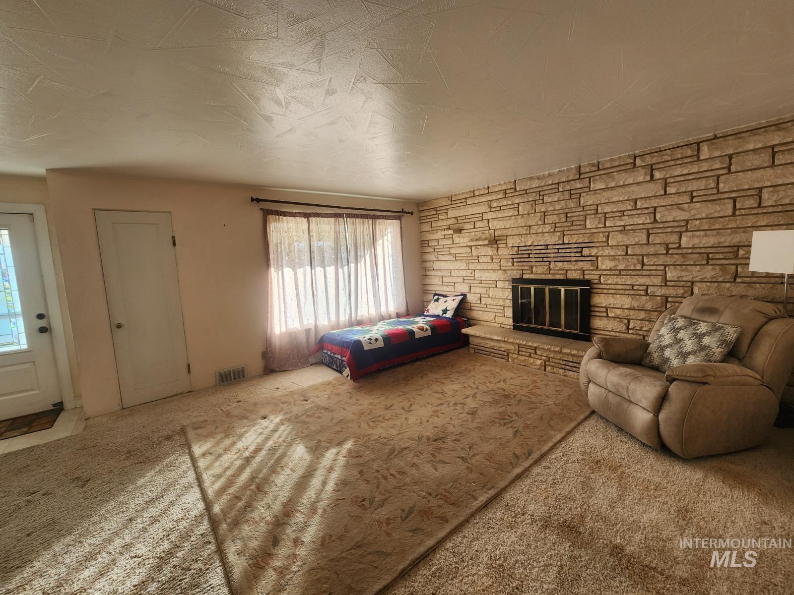 property viewer photo 1