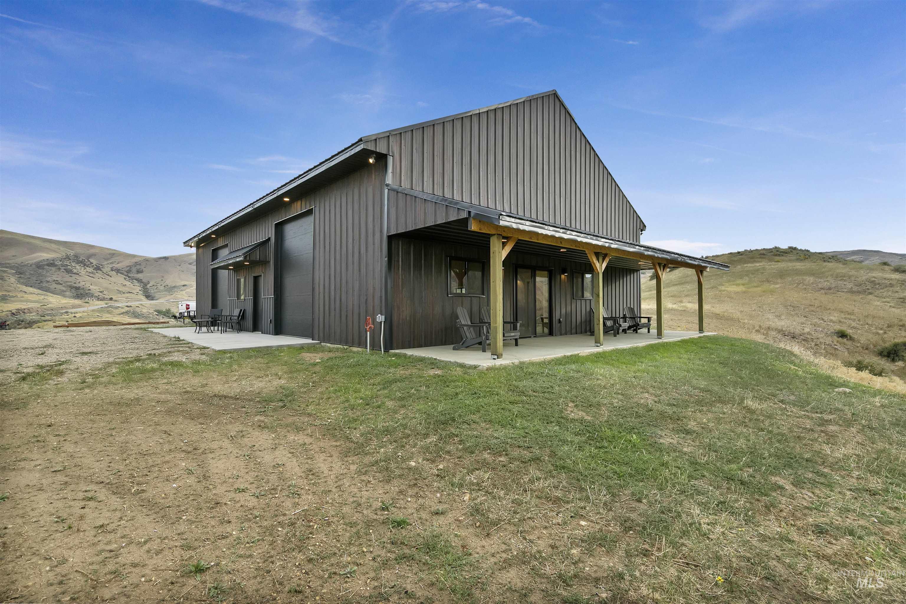 main property photo 10