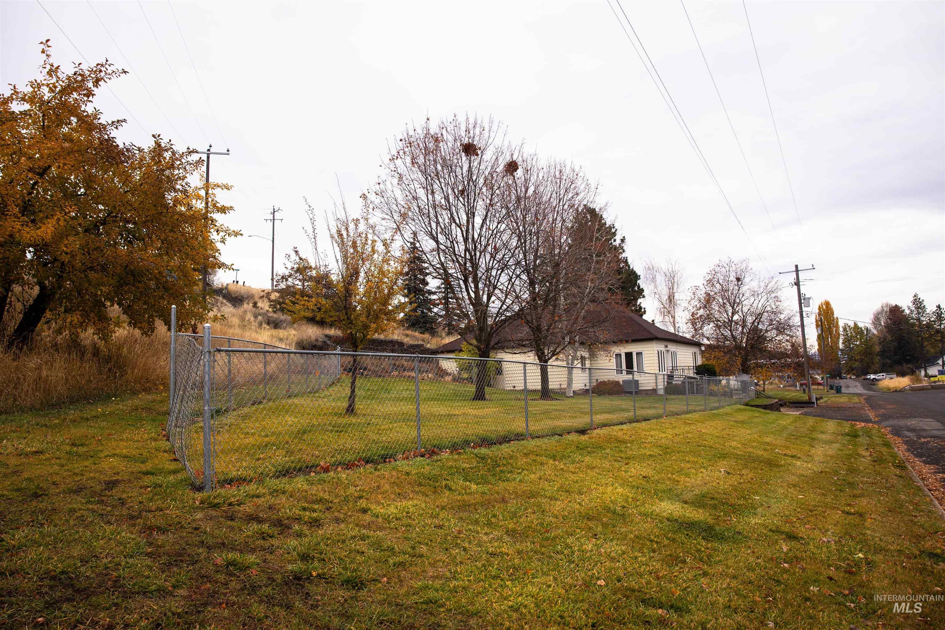 main property photo 29