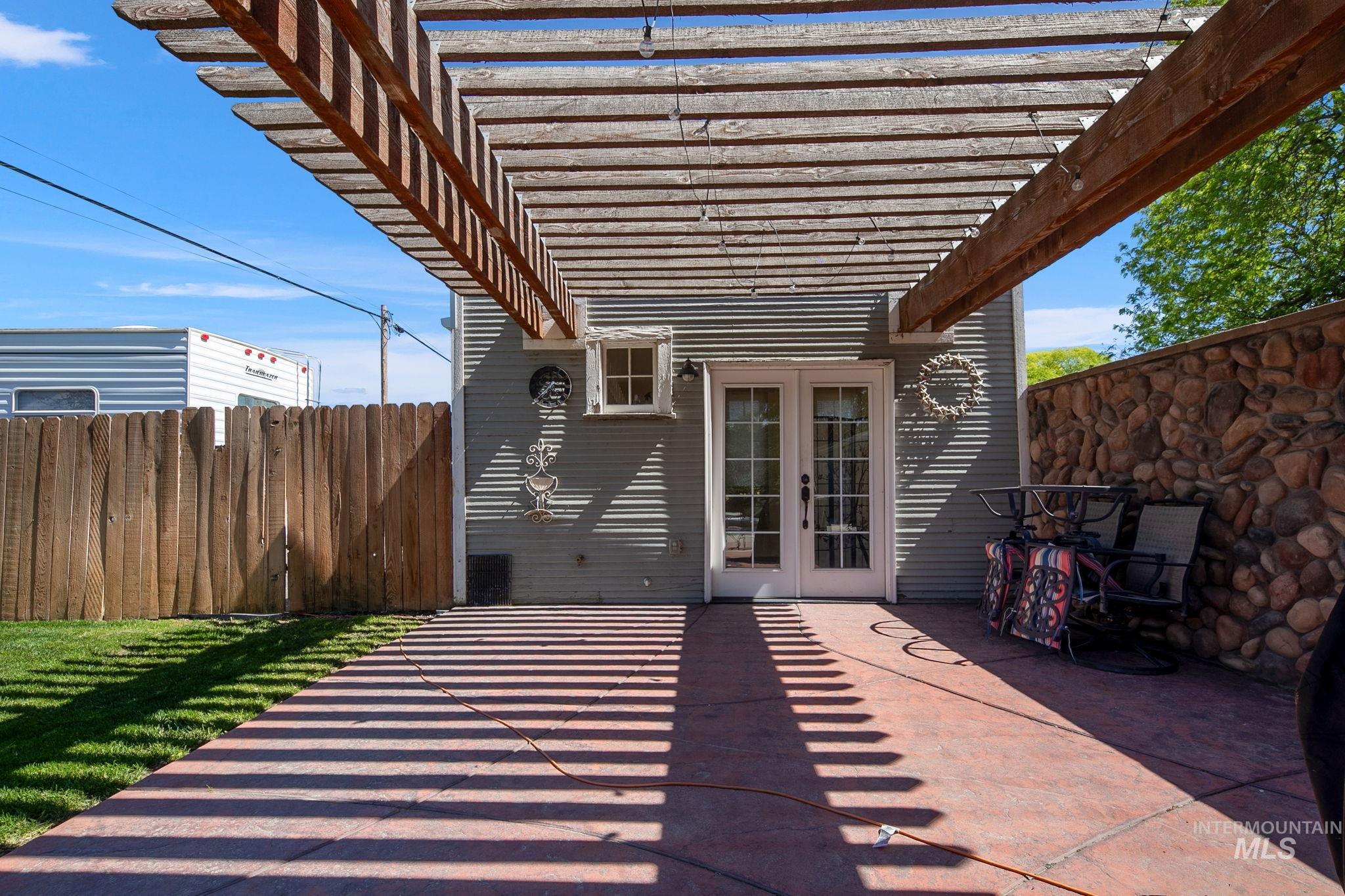 main property photo 33