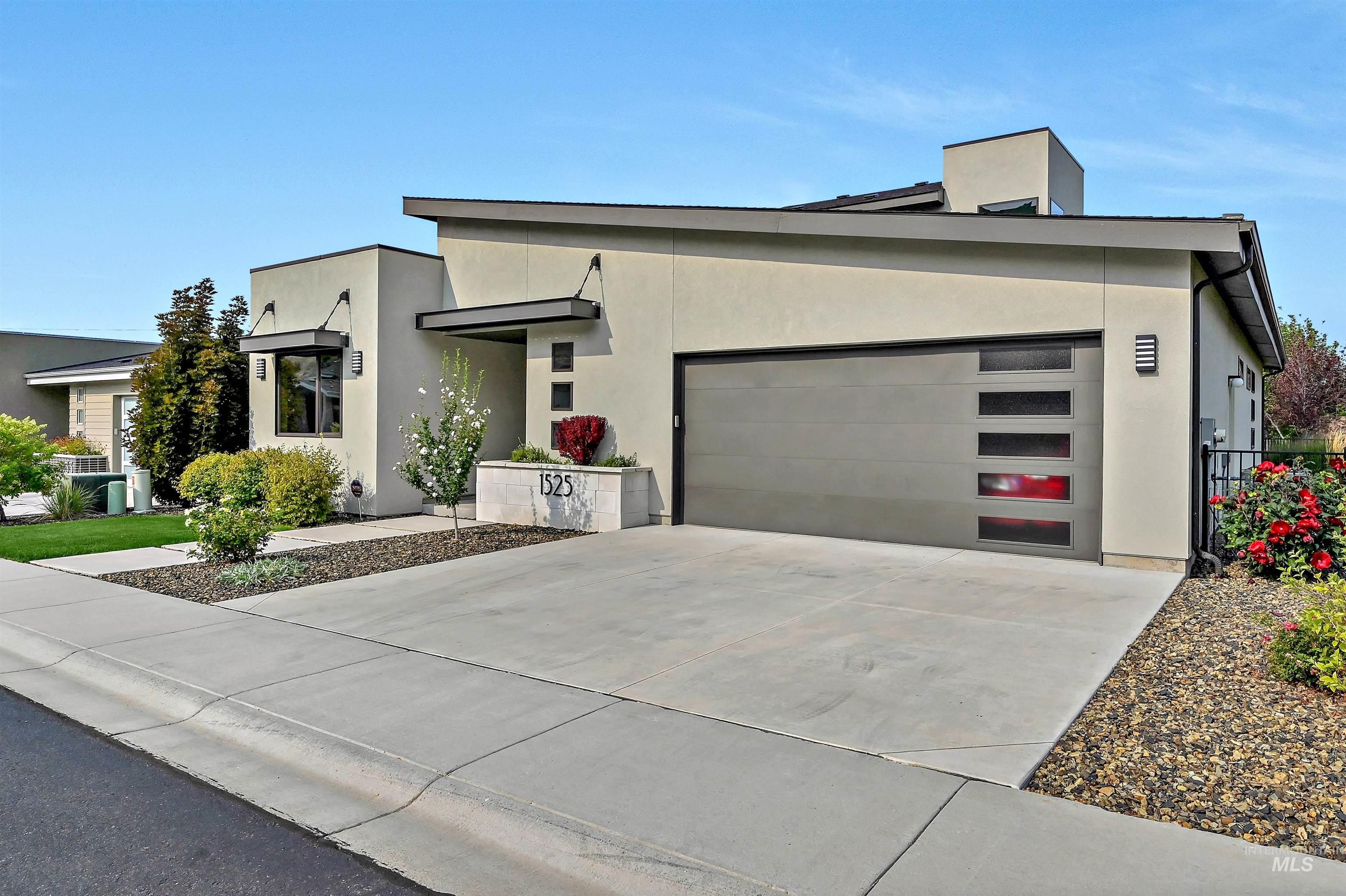 property viewer photo 1