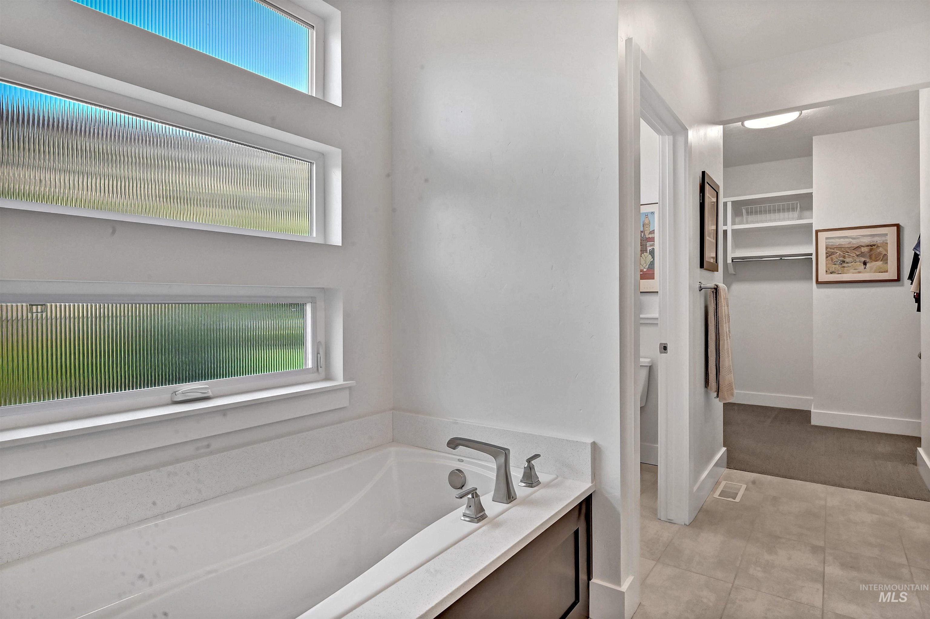 property viewer photo 16