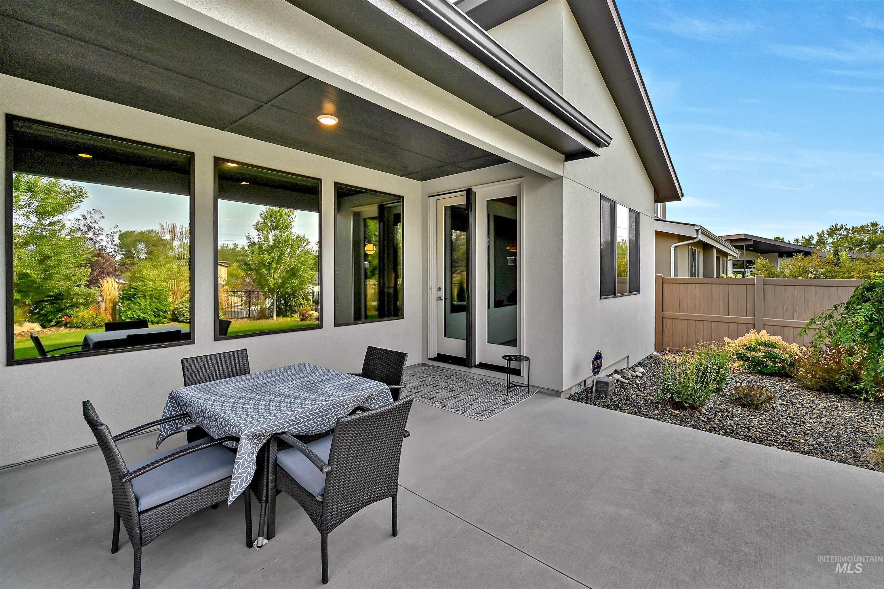 property viewer photo 24